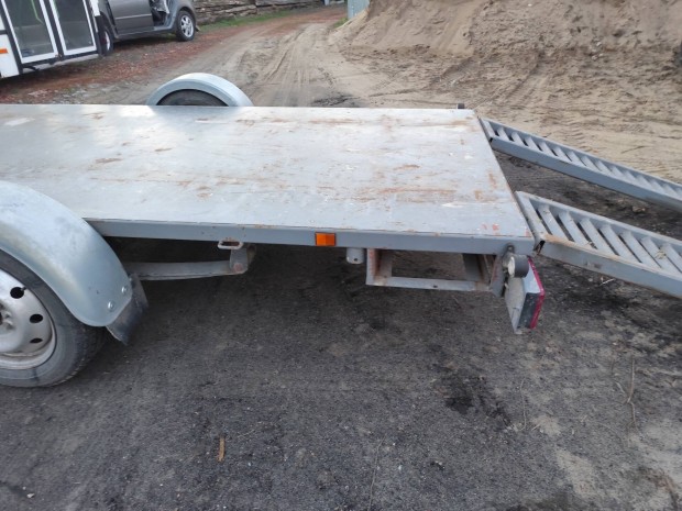 utánfutó trailer eladó 140x340 platós 2021 évjáratú