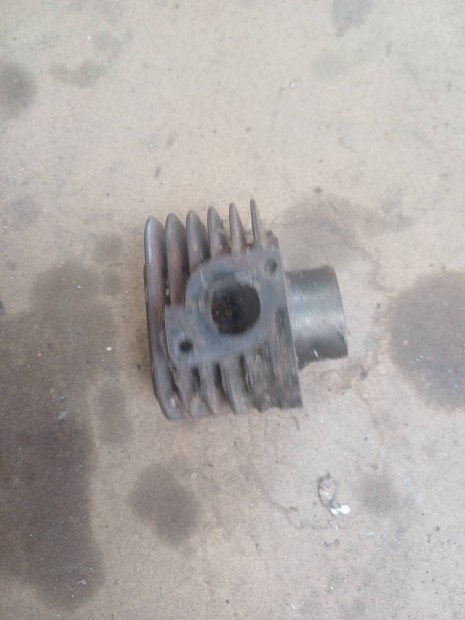 vetern motor henger.