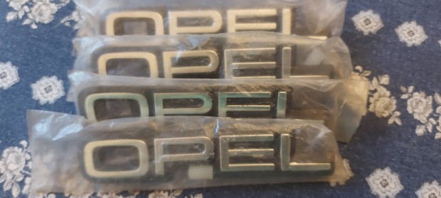 veter�n opel alkatr�sz , csomagt�rajt� fel�rat