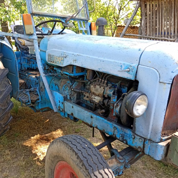 vetern traktor .