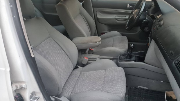 volkswagen golf 4 bora lsszett knyklvel