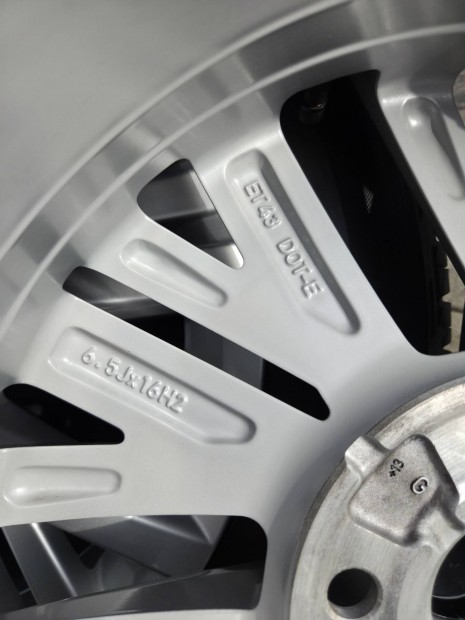 vw 16" 5x112 alufelni 215/60 r16 nyri gumival 