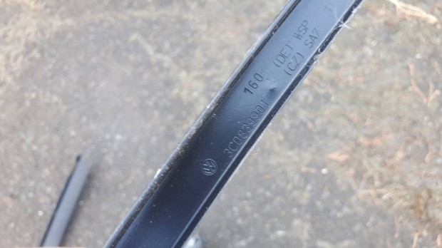 vw Passat B6 bal hátsó első ajtókeret burkolat 3C0839901