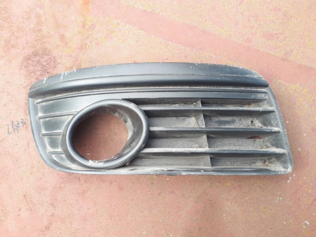 vw golf 5 jobb oldali ködlámpa rács 1K0853666