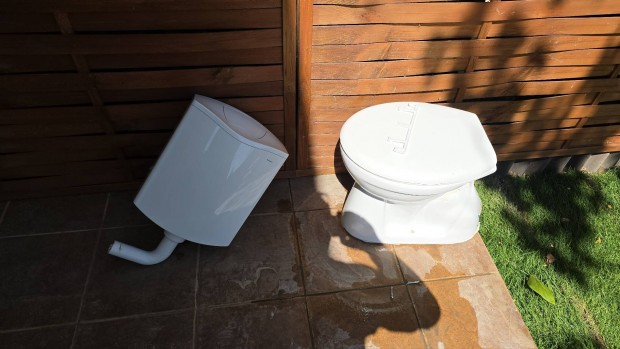 wc tartllyal ingyen elvihet a mai napon Kistarcsrl!