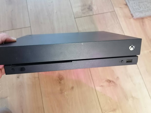xbox one x hibs