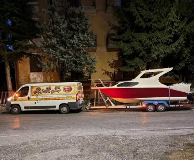 yacht elad kitn llapotban 