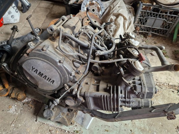 yamaha fz 750 kotorblokk