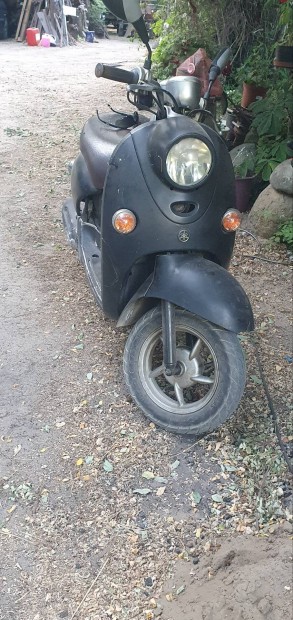 yamaha vino alkatrésznek vagy kiminek