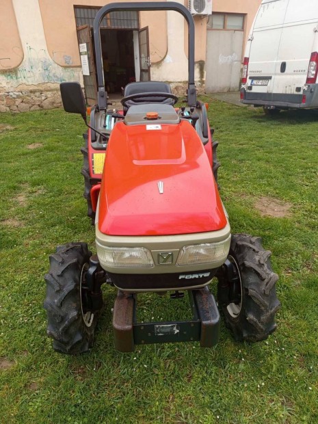 yanmar Jap�n kistraktor elad� 