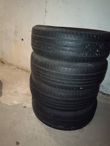 yokohama 195/65R15 nyri gumi garnitra 