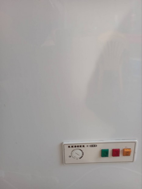 zanussi leher fagyasztóláda 250 literes