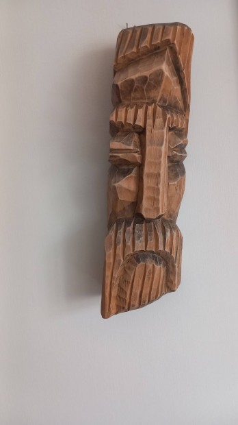 zsűrizett fafaragvány