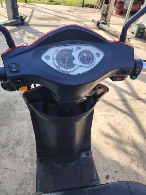 ztech háromkerekű elektromos robogó