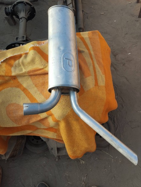 zuk zsuk j kipufog dob elad 