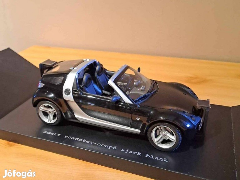 KYOSHO 1/18 smart roadster ミニカー Smart Roadster Coupé Glance Grey 1/18 Kyosho
