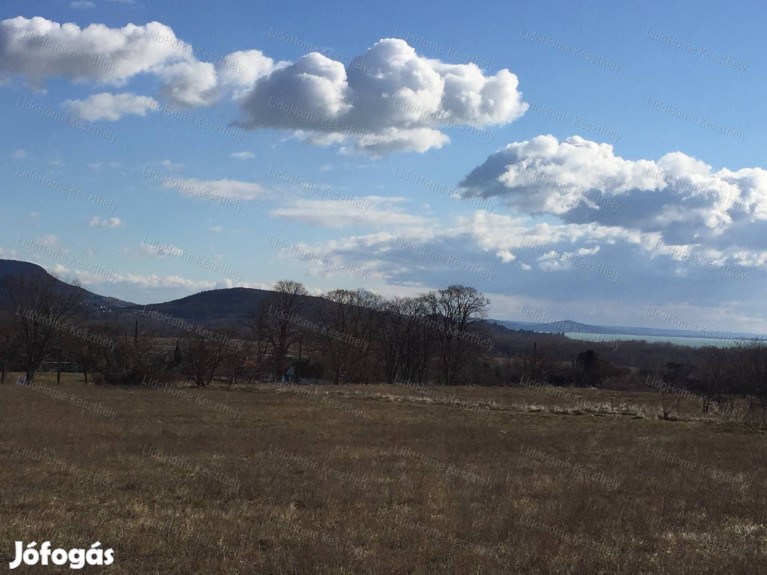 Balatoni panorámás beépíthető zártkerti telek eladó Balatonedericsen