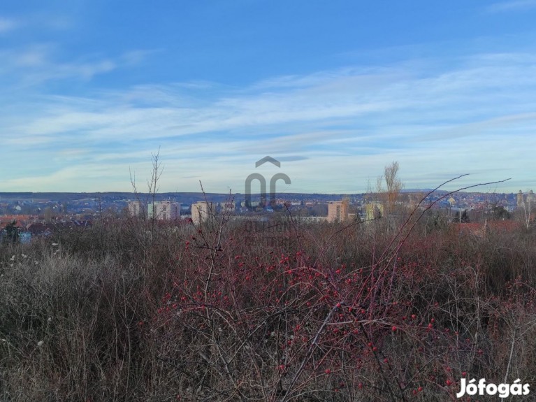 Eger, Almagyar-Merengő részén, panorámás építési telek eladó