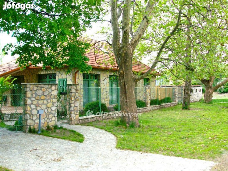 Eladó Ház, Balatonakarattya