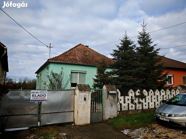 Környe, 4 szobás családi ház eladó