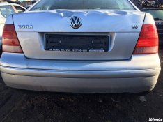 1.6 benzines VW Bora alkatrészei motor váltó karosszéria