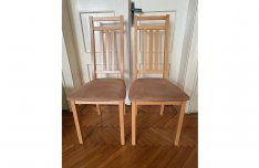2 darab fa szék, velúrral kárpitozott ülőrésszel