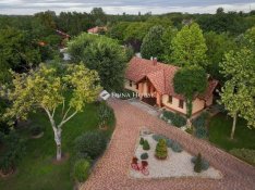 300 nm-es ház eladó Kecskemét