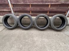 4db Continental nyári gumi 235/45 R19