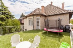 60 m2-es terasszal, 2 szobás lakás Újpest, családi házas övezetében