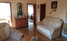 950nm-es sarok telken, 80nm-es, 3 szoba, étkezős családiház