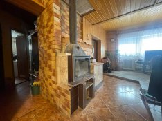 Apagyon vállalkozásra alkalmas családi ház eladó!