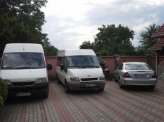 Autóbérlés autókölcsönzés bérautó bérelhető autó kisbusz teherautó