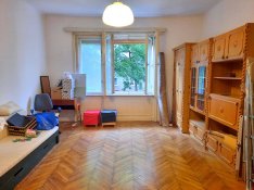 Az Alle Bevásárló Központnál bútorozott garzon kiadó