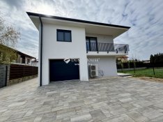 Balatonfüredi eladó 193 nm-es ház