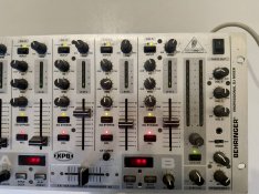Behringer Vmx 1000