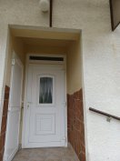 Bejárati ajtó 1090*2300,bevilágítóval,+teli ajtó 960*2000mm-es