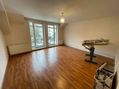 Belváros közeli nappalis, 2 szobás téglalakás