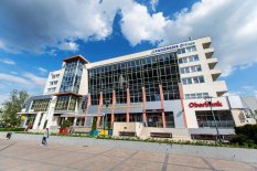 Bip-001412. Székesfehérvár központjában modern irodák, üzletek kiadók!