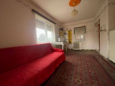 Buj központjában családi ház eladó!