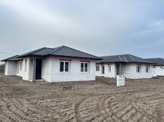 Cegléden új építésű ikerház eladó