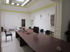 Debrecen belvárosban iroda, műhely, telephely eladó!!!