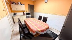 Debreceni úton családi ház eladó