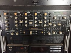 Dynacord PA rendszer eloerosítovel és erosítovel, valamint DJ keverove
