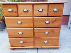 Eladó 2 db teljesen egyforma, Új, 10 fiókos fém fogantyús fenyő komód