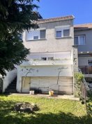 Eladó 77 nm-es lakás Zirc