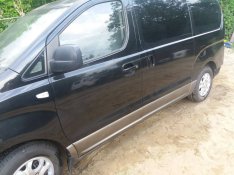 Eladó Hyundai H-1 2.5 CRDI 2008-as karosszéria elemei és beltér