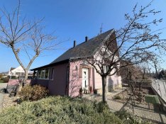 Eladó Keszthelyen partközeli családi ház Tulajdonostól!