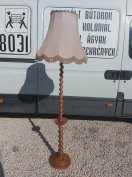 Eladó Kolonial álló lámpa. Szép állapotú, a talpa kissé el van ferdülv