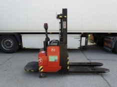 Eladó egy BT Lsf 1250 típusú platformos magasemelésű elektromos