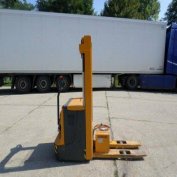 Eladó egy Jungheinrich Ejc 14G típusú elektromos gyalogkíséretű